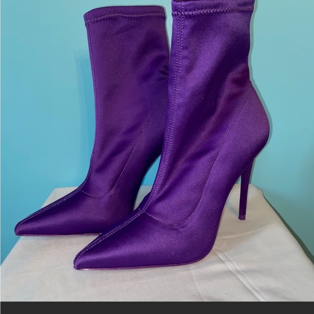 Royal Purple Aldo Cirelle stiletto stretch sock. Never worn, but no box